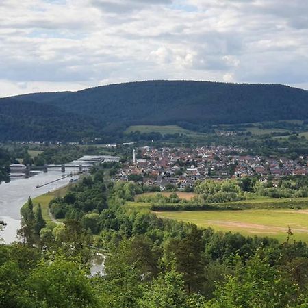 Ferienwohnung 'Burgblick' Вертхайм Екстериор снимка