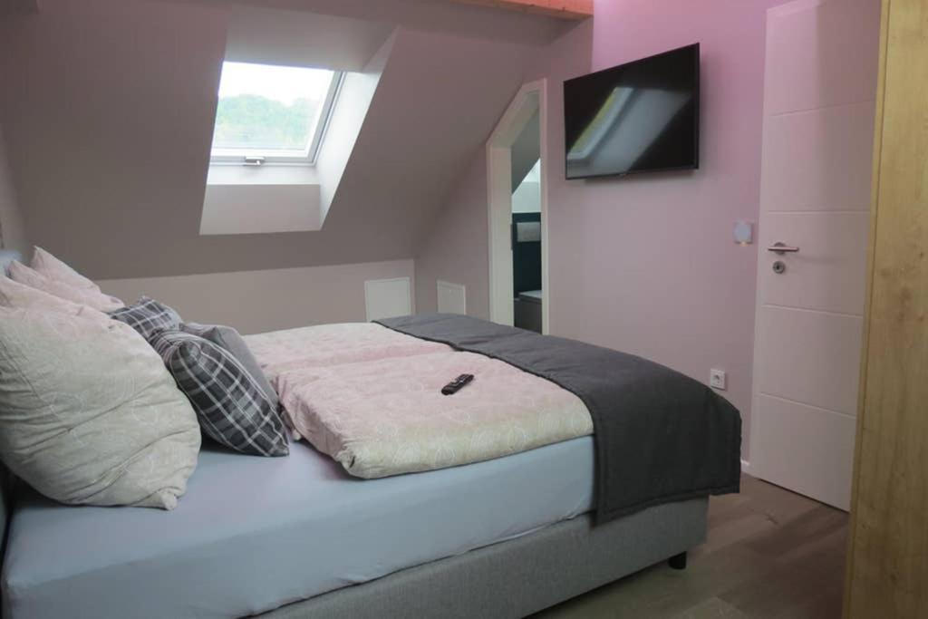 Ferienwohnung 'Burgblick' Вертхайм Екстериор снимка